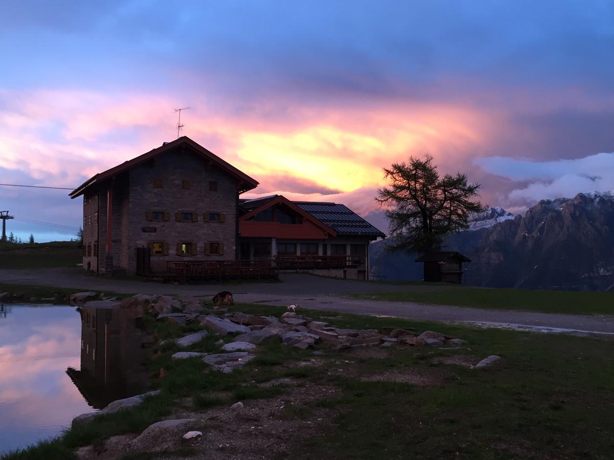 Rifugio Viviani Pradalago Madonna Buitenkant foto