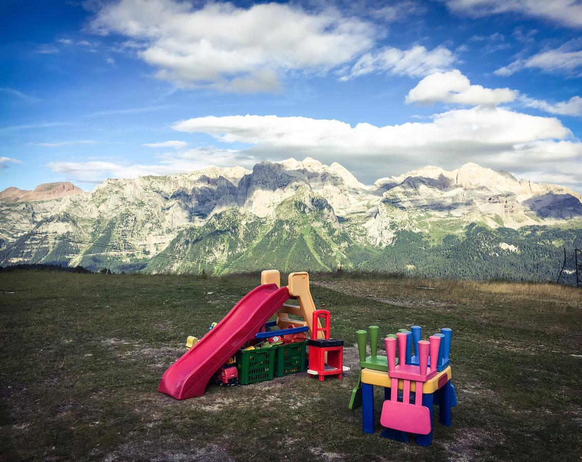 Rifugio Viviani Pradalago Madonna Buitenkant foto